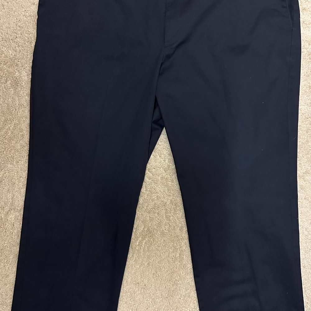 Like New Dockers Classic Flex Comfort Signature Khaki Mens Dress Pants 48 x 30